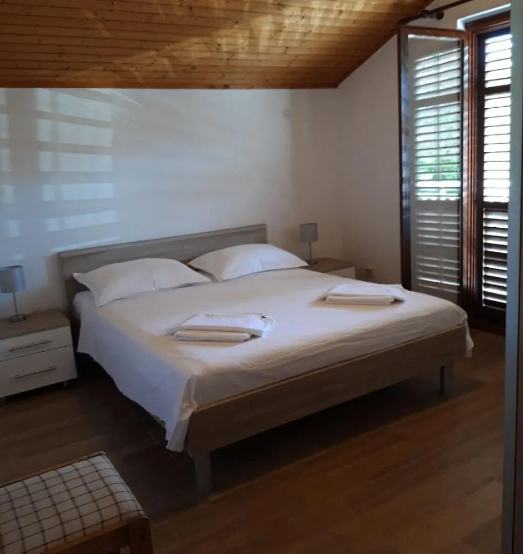 Apartments Ivo - Terrace With Sea View Veli Rat